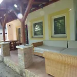 Csikos Vendeghaz