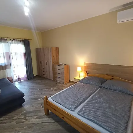بيت للعطل Csikos Vendeghaz *